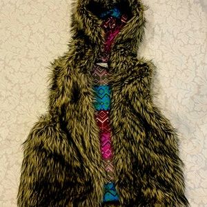Reversible fur and printed vest 10/12